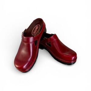 Klogs Cranberry Smooth Leather Slip-On Clog